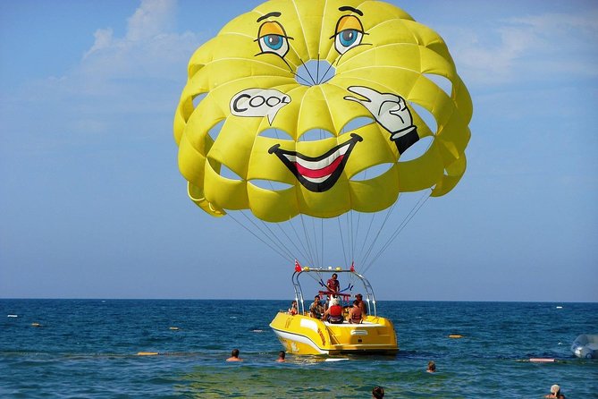 Adventure Parasailing Fly High Experience - Hurghada - Reaching the water and boarding the speedboat