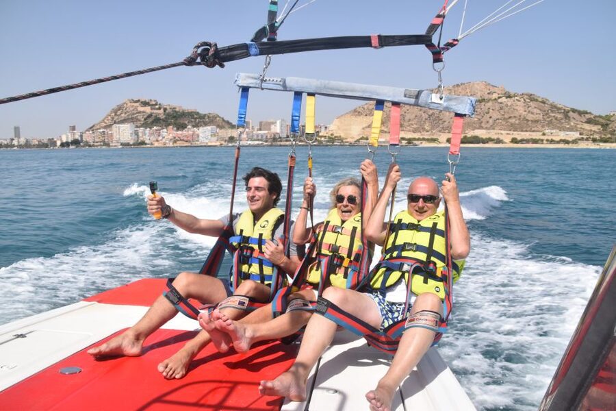 Alicante: Boat Trip and Parasailing Experience with Drink - Views of Alicante from the sea