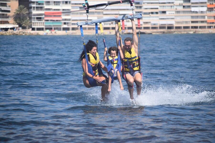 Alicante: Boat Trip and Parasailing Experience with Drink - Who should book this Alicante activity?