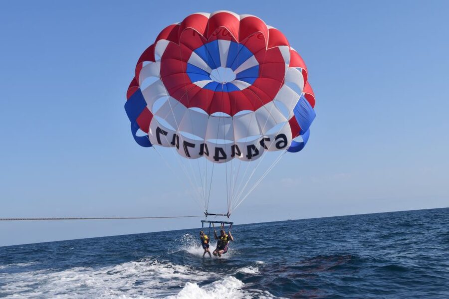 Alicante: Boat Trip and Parasailing Experience with Drink - How to prepare for a smoother outing