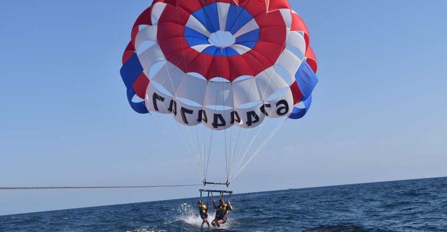 Alicante: Boat Trip and Parasailing Experience with Drink - What the 150-meter flight feels like