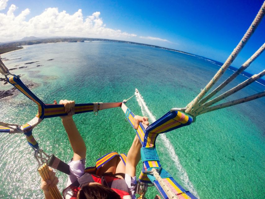 Amalfi Coast: Parasailing Flight Adventure - Why the guides matter