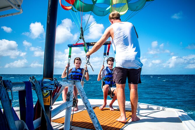 Aruba Parasailing Experience from Noord - What the Aruba parasailing trip is really like