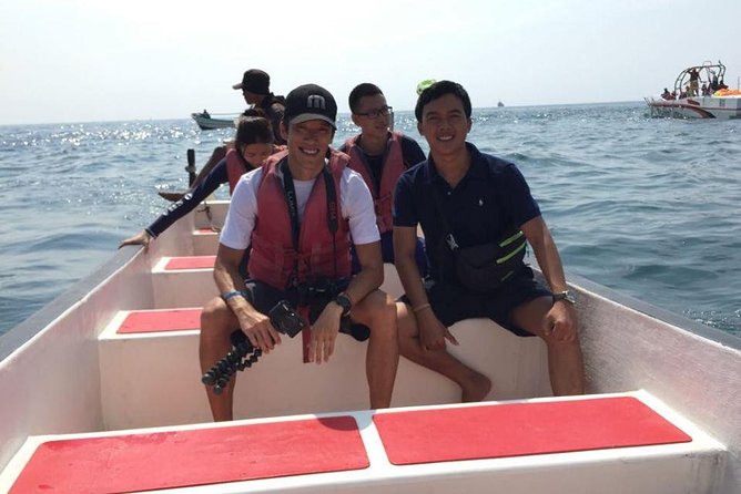 Bali Parasailing Adventure,Banana Boat,Jet Ski and Donut Boat with Transfers - Arriving at the beach club