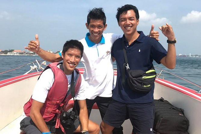 Bali Parasailing Adventure,Banana Boat,Jet Ski and Donut Boat with Transfers - The banana boat brings group laughter