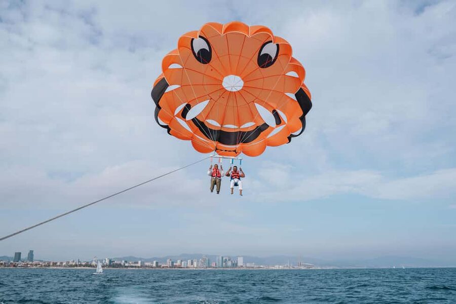 Barcelona: Guided Parasailing Experience - The optional splashdown