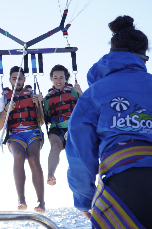 Barcelona: Parasailing with 360º Panoramic Skyline Views - Safety, harnesses, and the landing