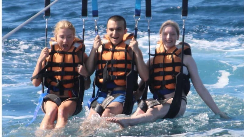 Barcelona: Parasailing with panoramic views over the sea - Key points at a glance