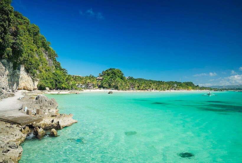 Boracay: Island Hopping with Parasailing Experience - Key points at a glance