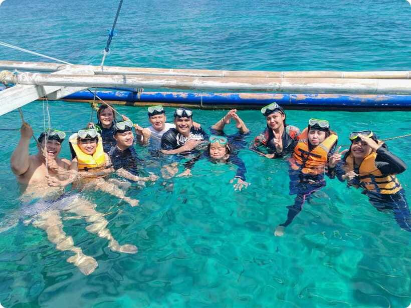 Boracay: Parasailing, Island Hopping, ATV Ride and Kawa Bath - Buffet lunch comes at the right time