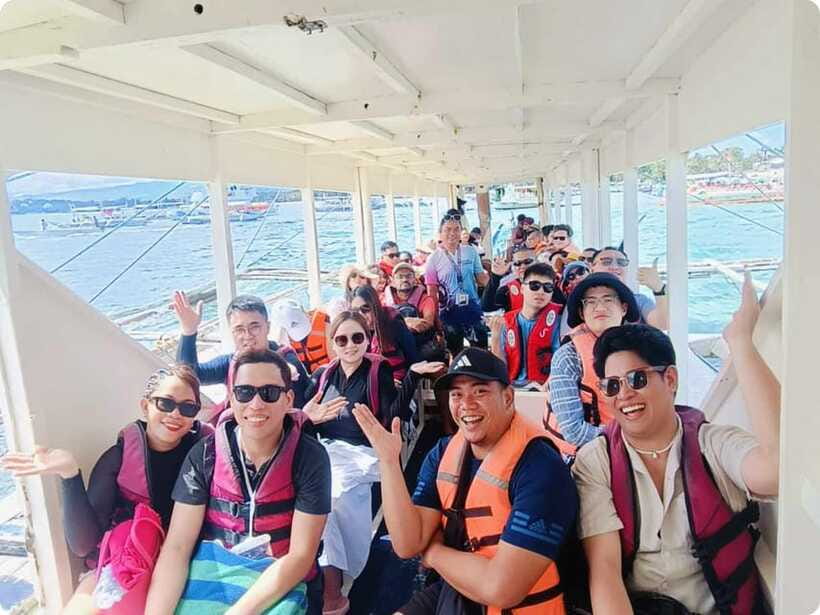 Boracay: Parasailing, Island Hopping, ATV Ride and Kawa Bath - Guides are the strongest part of the operation