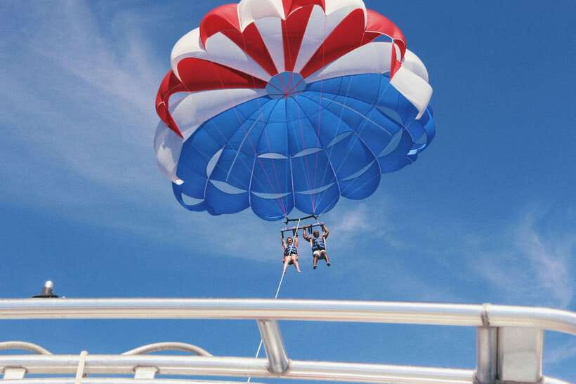 Boracay: Solo or Tandem Parasailing Experience - Who will enjoy this ride most