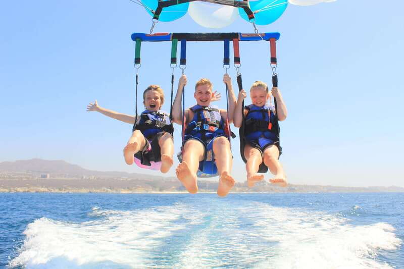 Cabo San Lucas: Parasailing Experience - Why parasailing works so well in Cabo