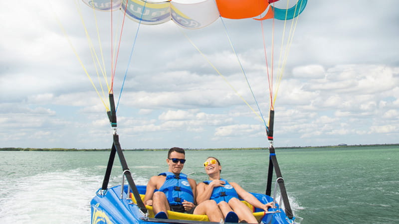 Cancún: Skyrider Parasailing Experience - A short flight with a big Cancún view
