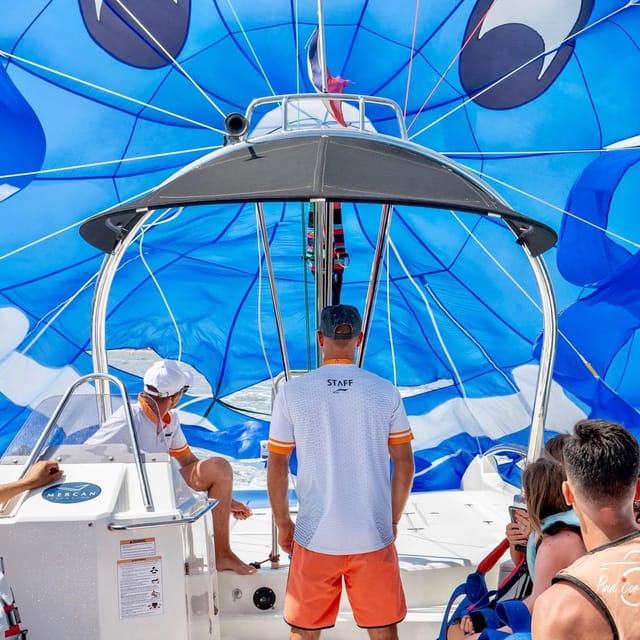 Cannes: Parasailing Experience for Couples, Family & Friends - Returning safely to the boat