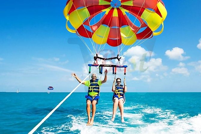 Catamaran Experience to Ile aux cerf: incl: Parasailing, Lunch, GRSE & Transfer - From your hotel to Trou d’Eau Douce