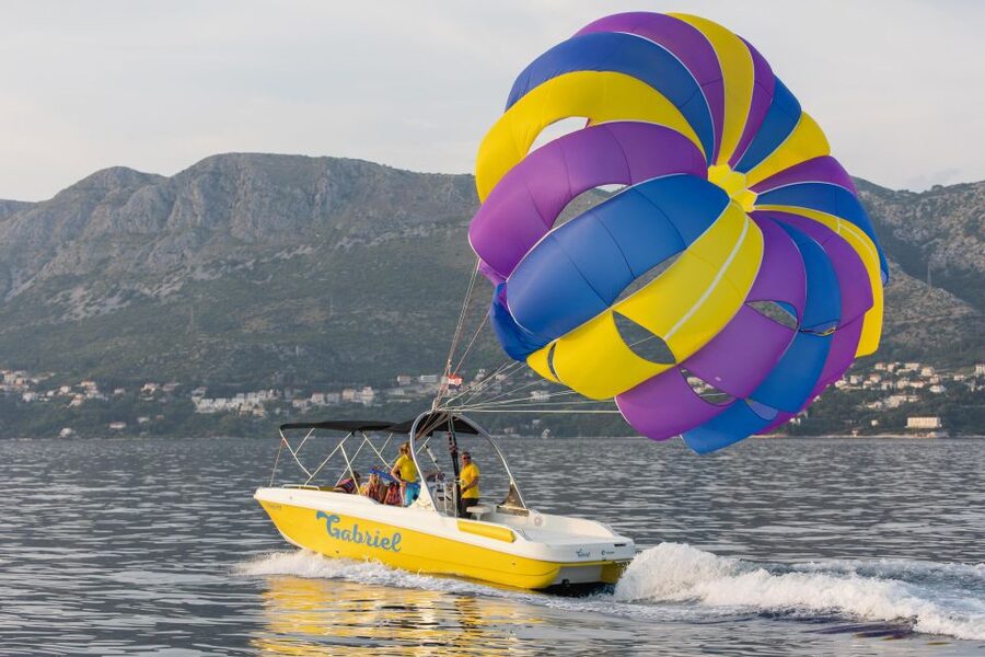 Cavtat: Parasailing - Taking off from Gabriel Watersports Cavtat