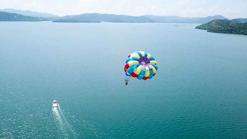 Coron: Parasailing Experience - Choosing solo, double, or triple flight