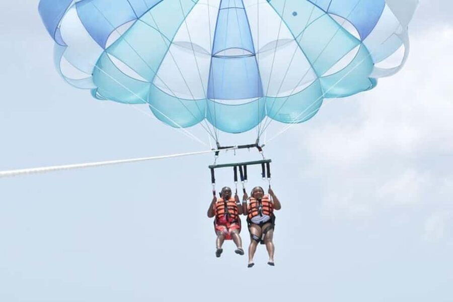 Cozumel: Best Parasailing Experience + Locker - The return to the boat