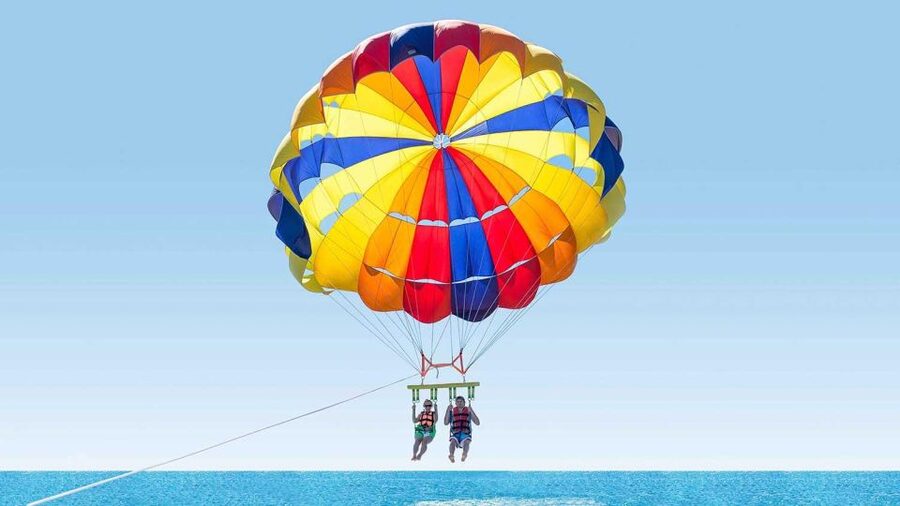 Destin: Parasailing Flight Above the Gulf of Mexico - What the crew adds to the experience