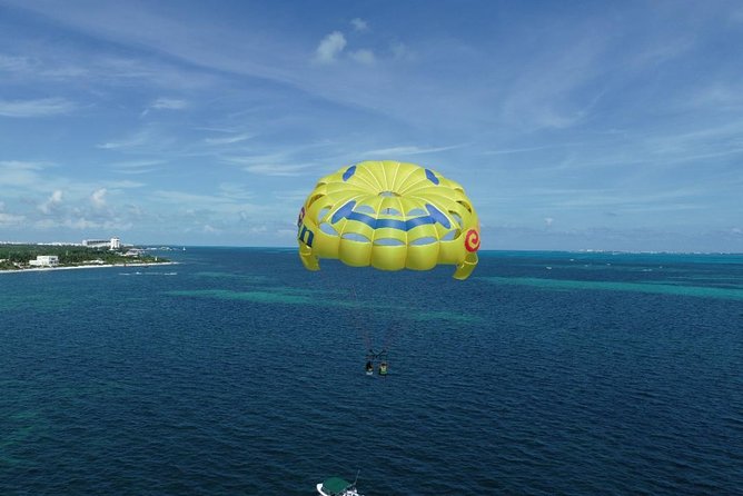 Fly Above Cancun Bay: Parasailing Experience - Getting from your hotel to Playa Tortugas