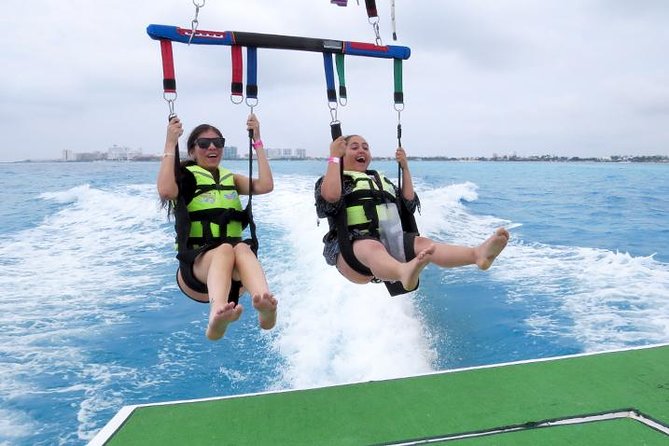 Fly Above Cancun Bay: Parasailing Experience - Photos, lockers, and what to bring