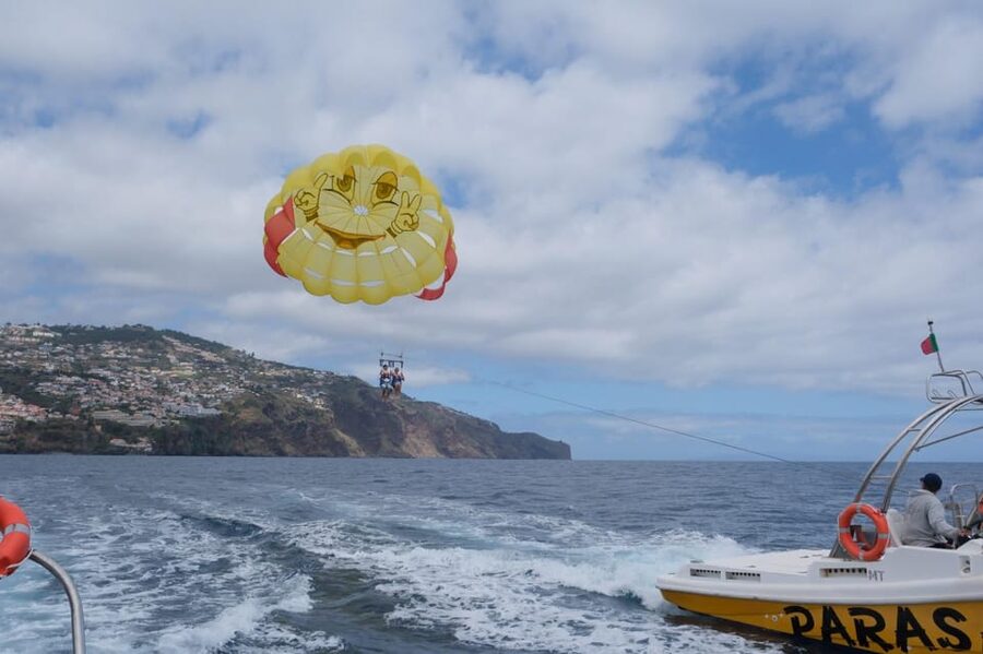 Funchal: Parasailing Tour on the Coast of Madeira Island - Getting ready for the parachute
