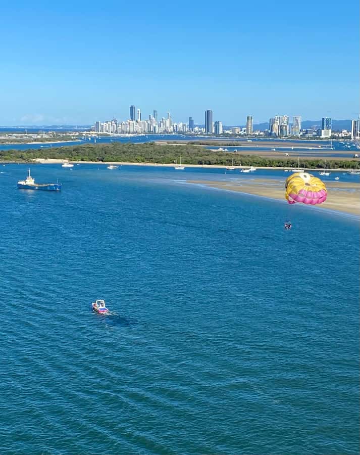 Gold Coast: Parasailing in Surfers Paradise - The briefing and safety setup