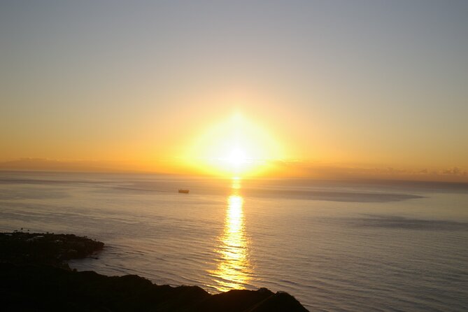 Half-day Tour in Diamond Head Sunrise and Parasail - The full morning, minute by minute