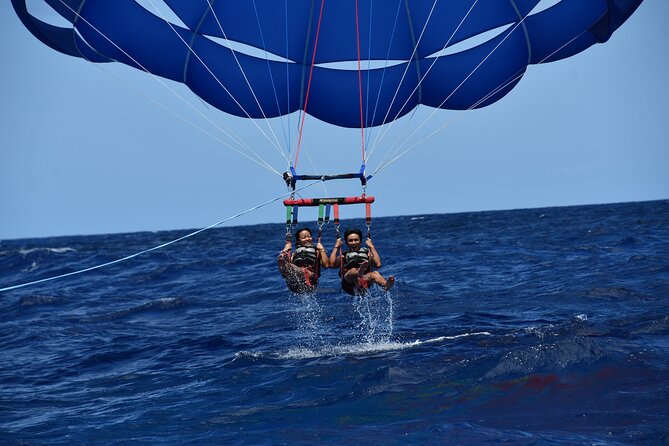 Hawaiian Parasail Since 1977 from Waikiki Beach - What the captain and first mate add
