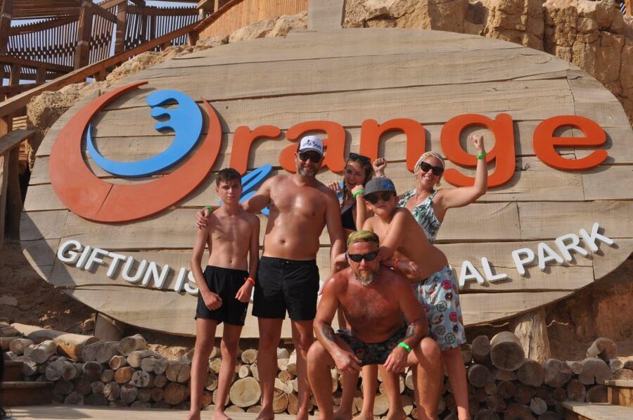 Hurghada: Speedboat Parasailing Adventures & Hotel Pick up - Swimming with dolphins and setting realistic expectations