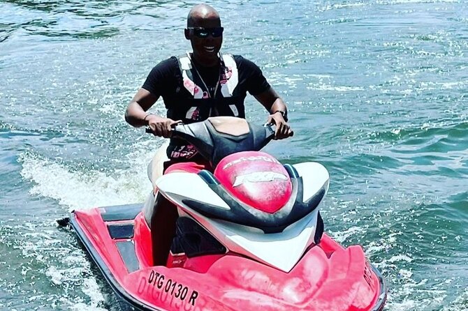 Jet Ski/ Parasailig Water Activity in Montego Bay Jamaica. - What the Montego Bay water outing includes