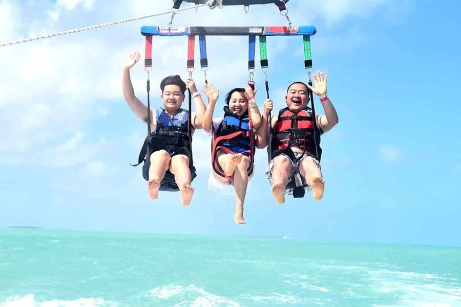 Key West: Ultimate Parasailing Experience - The first minutes on the boat