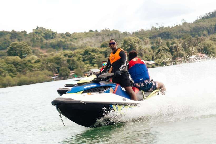 Langkawi: Jet Ski and Parasailing Tour - Four hours of Langkawi by water and air