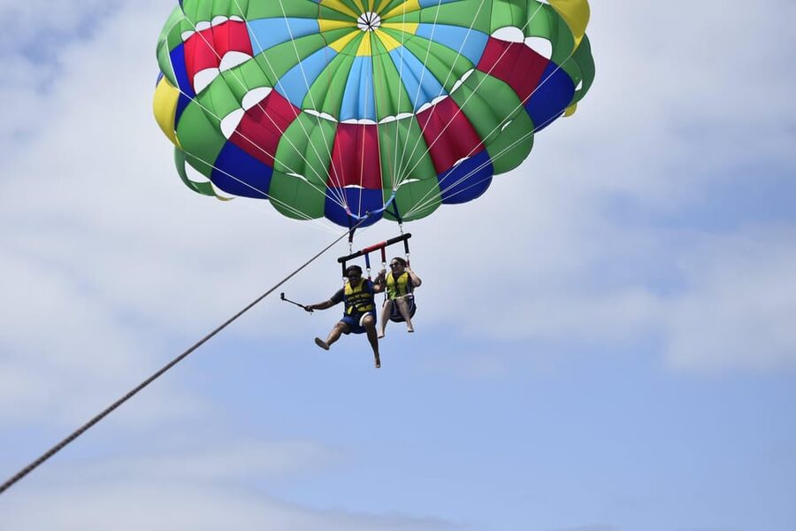 Lanzarote: Parasailing Adventure in Puerto del Carmen - Practical booking advice before you pay