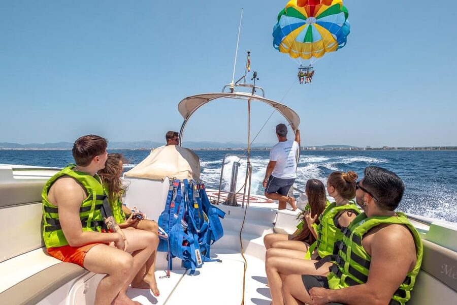 Lanzarote: Parasailing Adventure in Puerto del Carmen - From hotel lobby to Puerto del Carmen marina