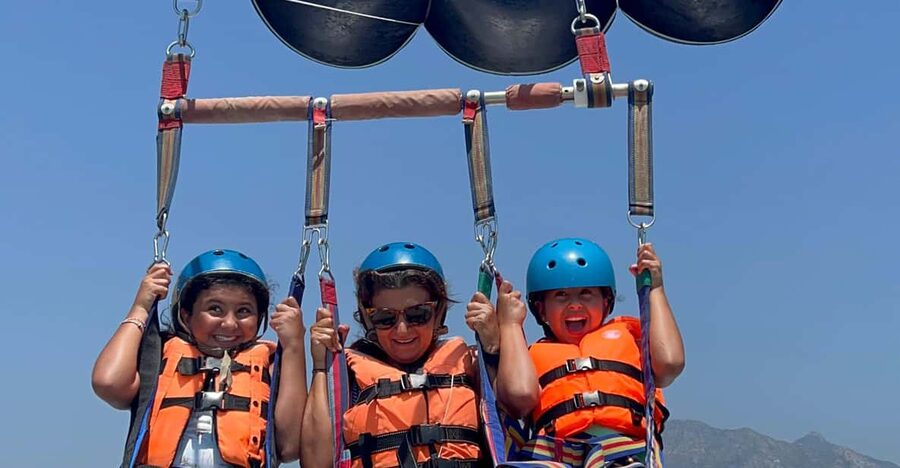 Marbella: Parasailing Flight from Puerto Banus - The crew and the overall feel