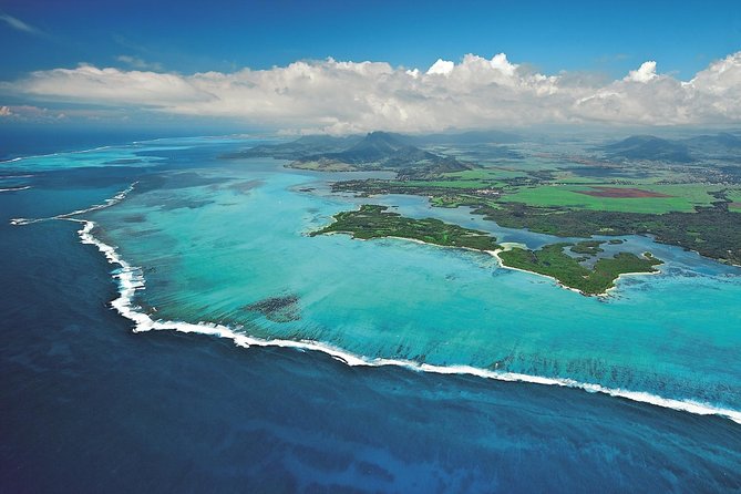 Marvelous Ile aux Cerf island: Speed Boat, Parasailing, Lunch & GRSE waterfall - What the $138.60 price really covers