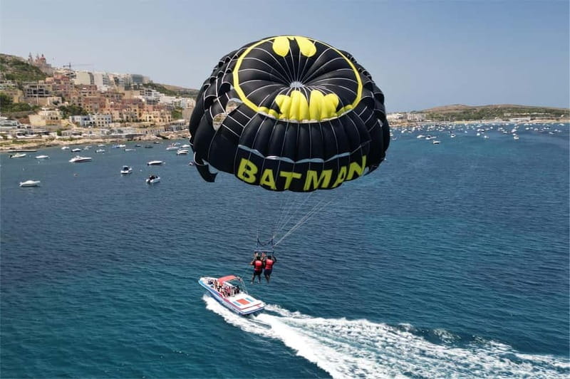 Mellieha Bay: Parasailing - From Mellieha Bay to the launch boat