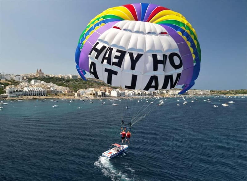 Mellieha Bay: Parasailing - Getting strapped in without the drama