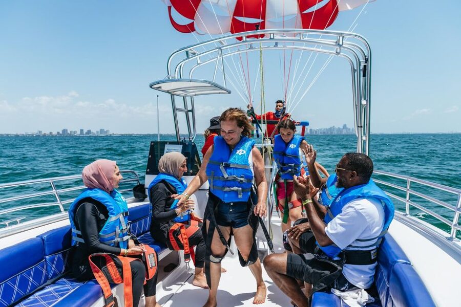 Miami: Parasailing Experience in Biscayne Bay - Photos can be worth the extra $39