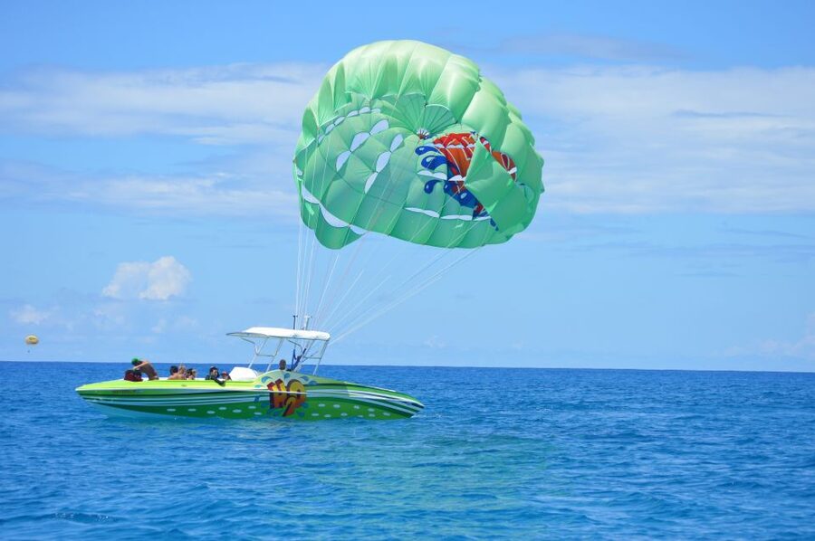 Oahu: Parasail on Maunalua Bay with Diamond Head Views - Photos, GoPro video, and the camera question
