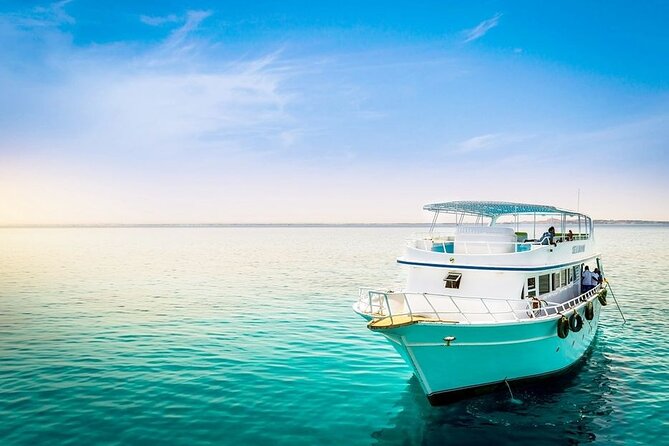 Orange Bay Island Boat Trip and Parasailing with Lunch - Hurghada - The boat, staff, and general atmosphere