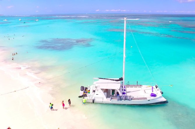 PACKAGE DEAL Catamaran- Snorkeling - Hooka Diving - Parasailing - Pickup, departure, and the afternoon schedule