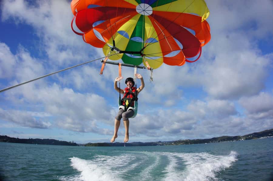 Paihia: Bay of Islands Parasailing Flight - Who will enjoy this most?