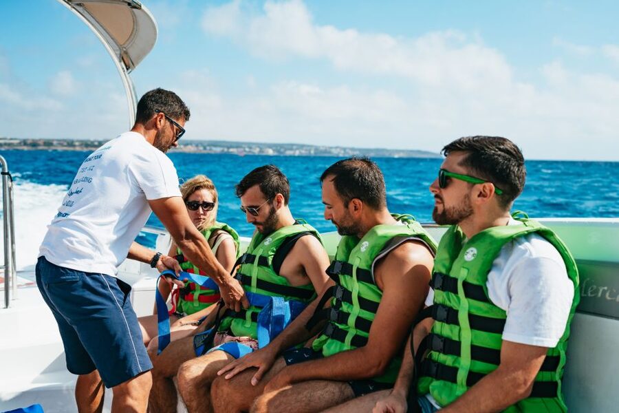 Palma Bay: Parasailing Experience - Booking and cancellation details worth knowing