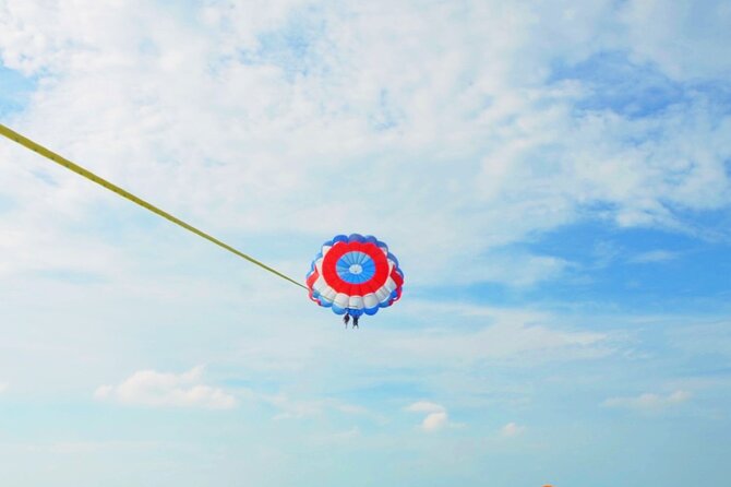 Parasail Adventure in Marathon - The safety briefing comes before the fun