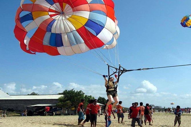 Parasailing Adventure watersport all include - What the one-hour outing really includes