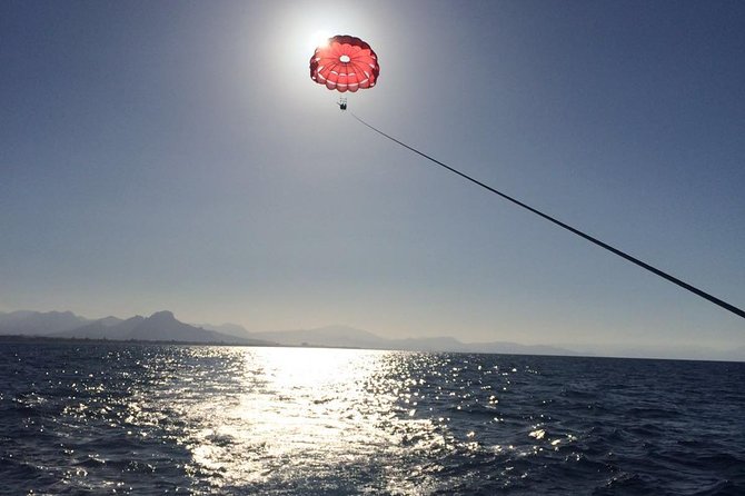 Parasailing desde el puerto de Denia - Who will enjoy this most