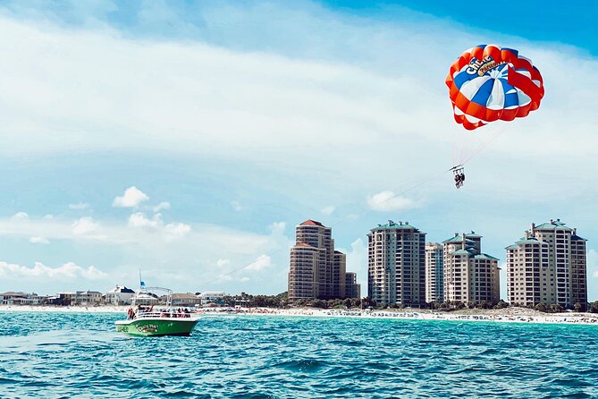 Parasailing Experience in Destin - A crew that helps first-timers relax
